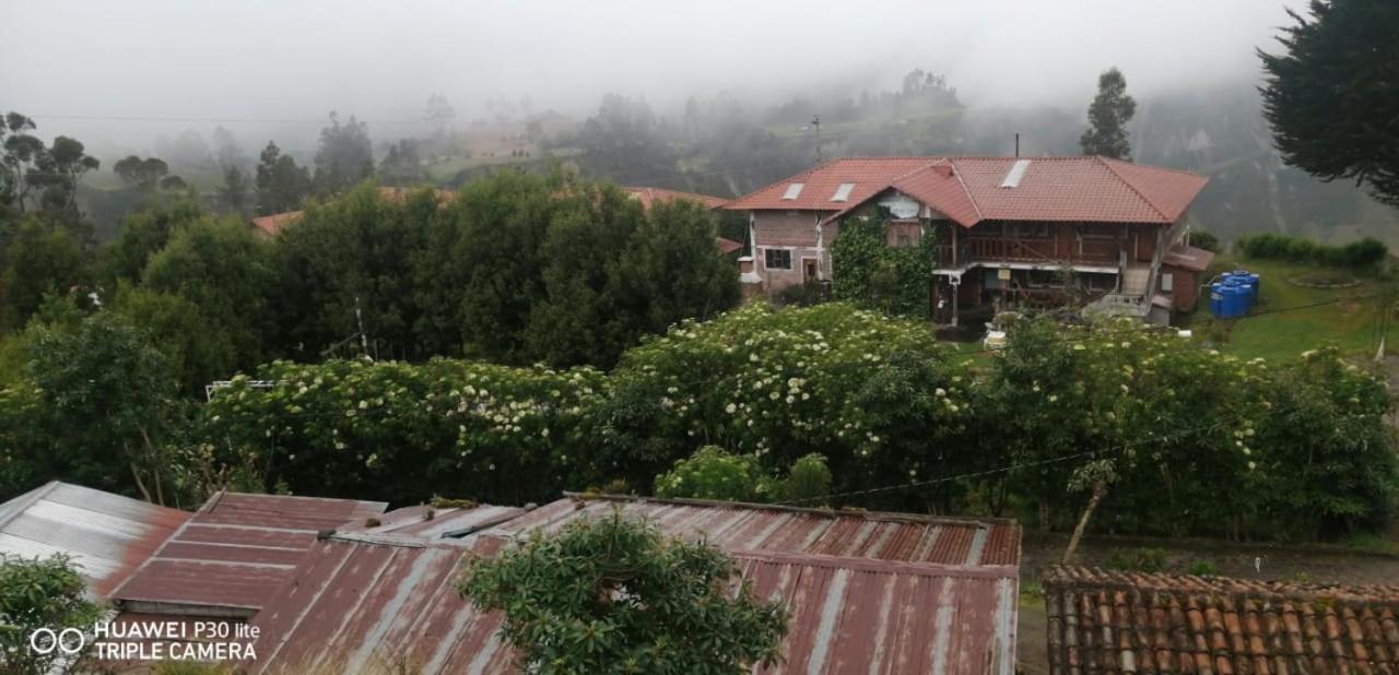 Hostal El Vaquero Chugchilán Exterior foto